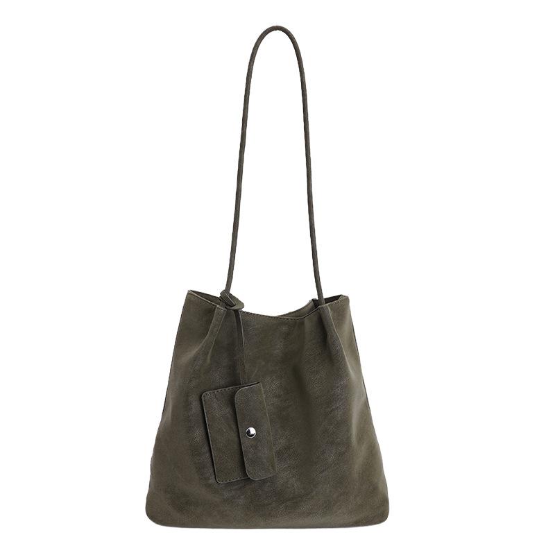 Stylish PU Shoulder Bag with Flap Closure and Adjustable Strap for Everyday Use зелёный