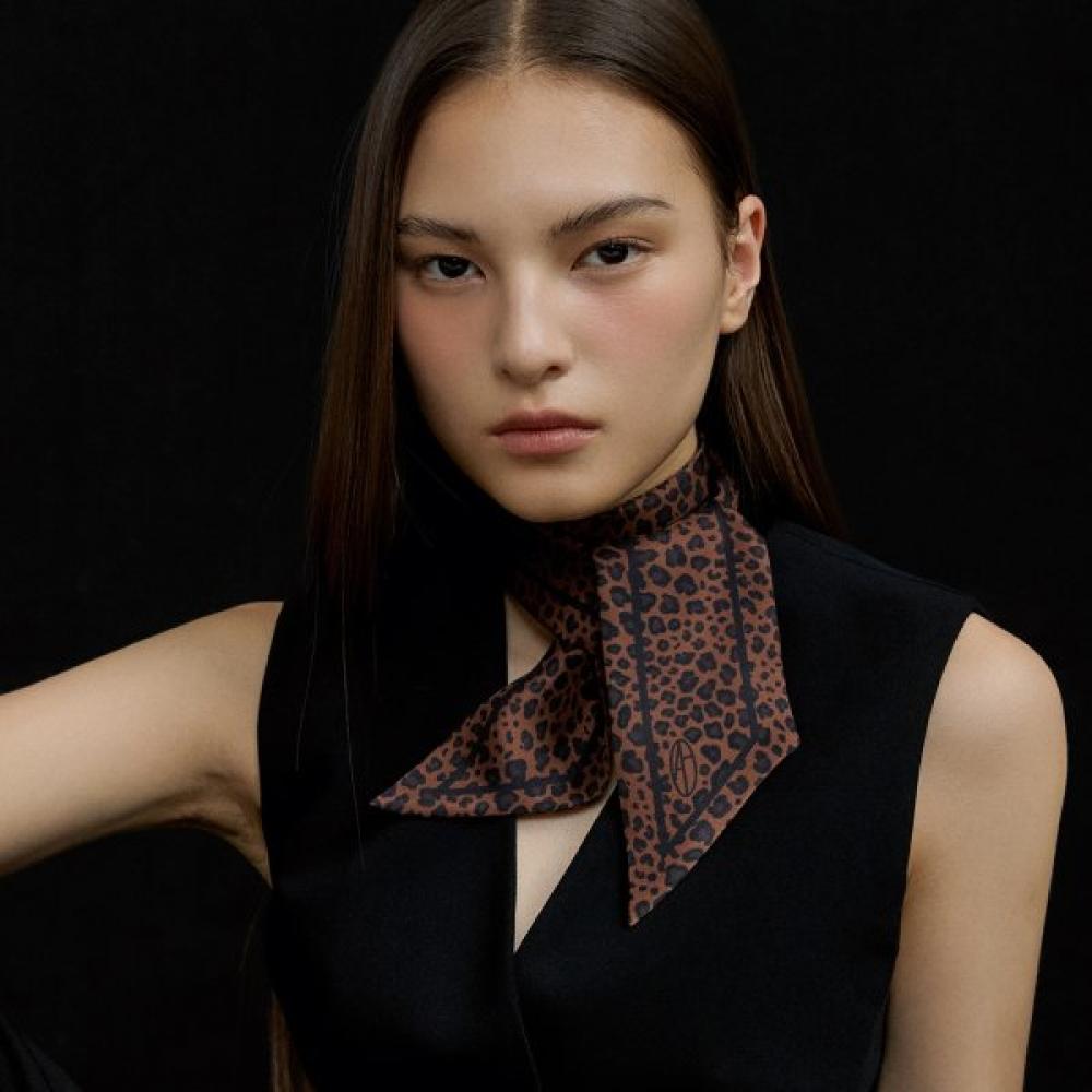 Avvina Pelle Long Twilly Silk Scarf   Leopard Brown Single option