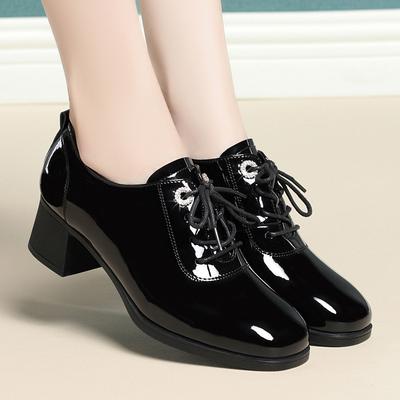 Damen Glänzendes Leder Runde Zehenpartie Dicke Absätze Modische und Schöne High Heel High-End Damen Lederschuhe