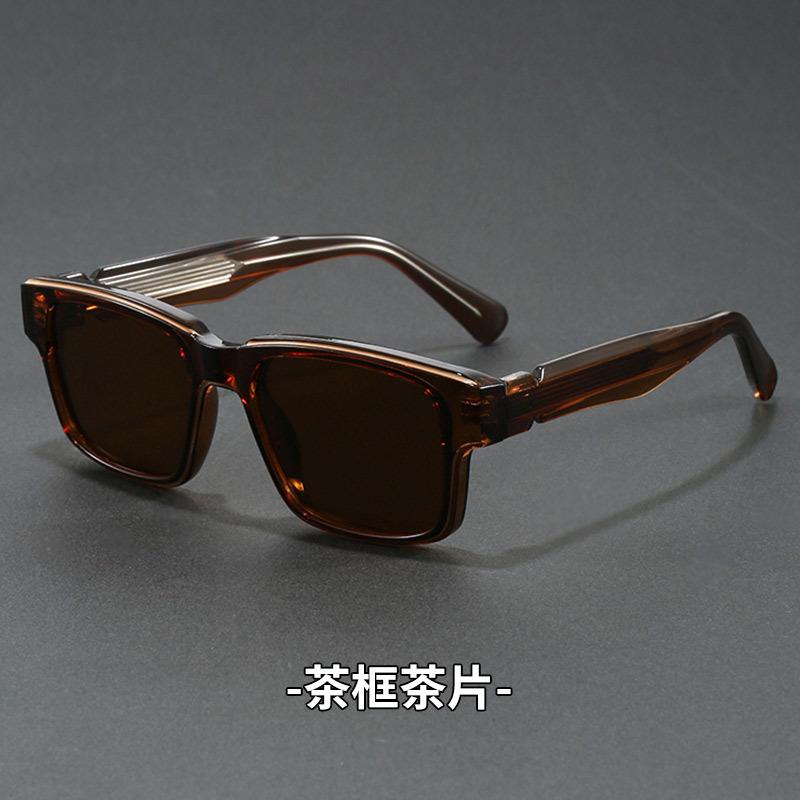 Retro Rectangle Sunglasses for Men Women UV400 Protection Classic Trendy Driving Sun Glasses Outdoor High Quality Travel Glasses