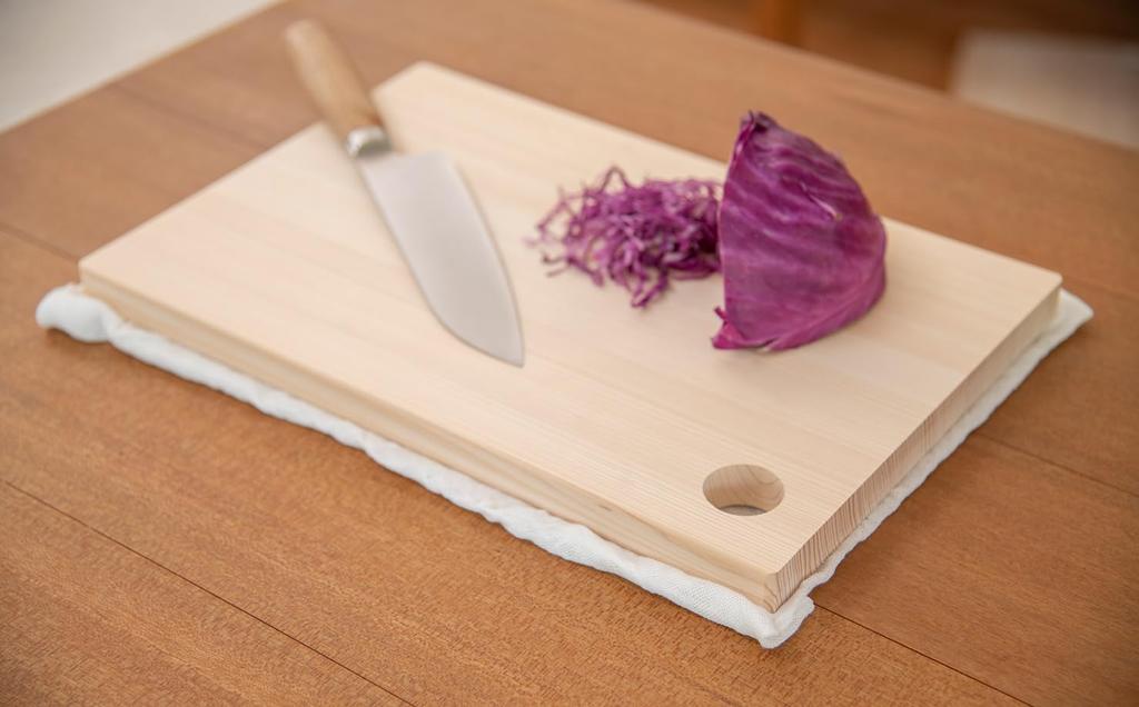 Umezawa Woodcrafts (Umezawamokuzaikougeisya) Hinoki Wood Cutting Board, 39 X 24 X 2 Cm