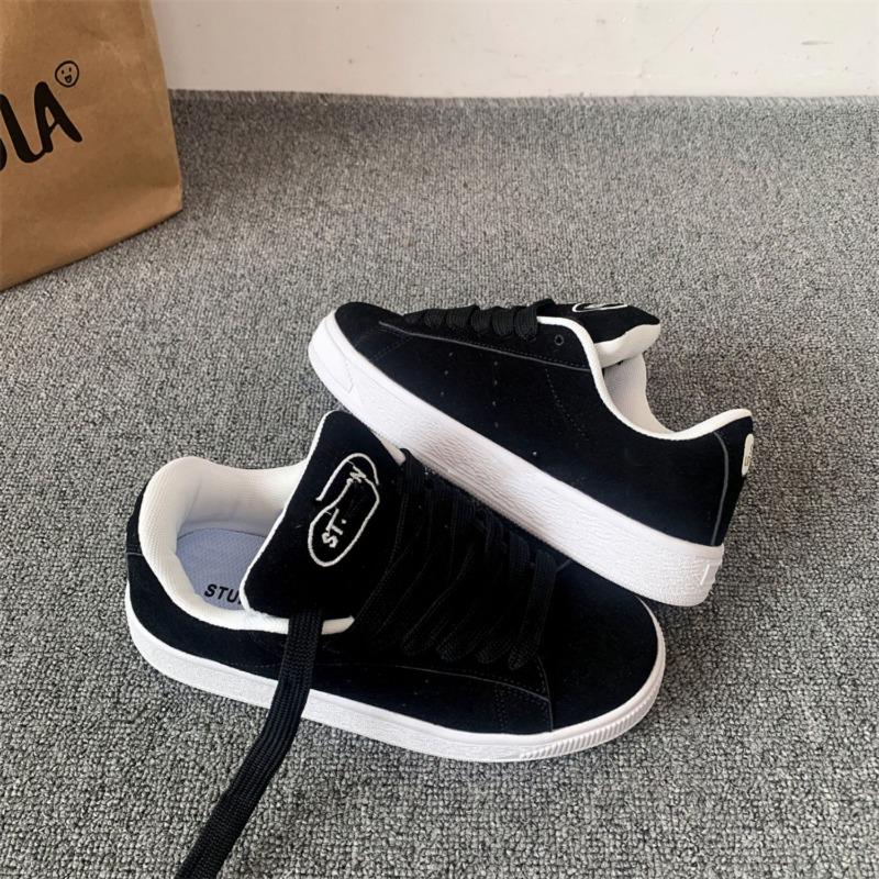 

Bread shoes flip fur retro low-top board shoes male and female students versatile couple casual shoes 40 standard code