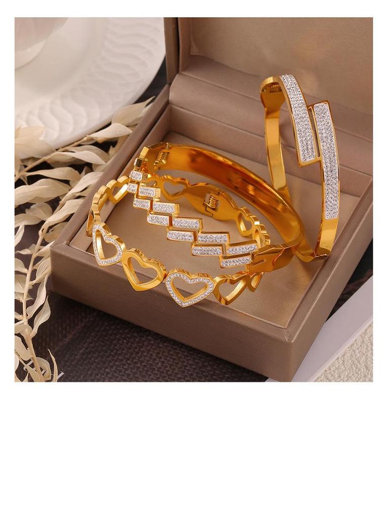 Hong Kong Trendy Minimalist Geometric Diamond-Set Gold-Plated Titanium Bracelet
