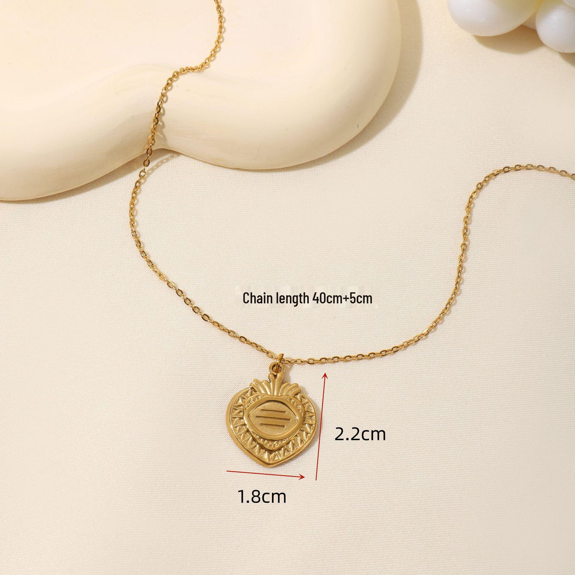European & American Titanium Steel Heart Necklace – 18k Gold Electroplated, Light Luxury Clavicle Chain