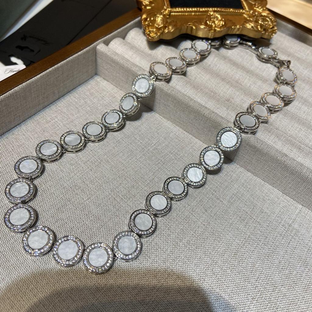 Medieval Vintage Natural White Shell Bright White Moonlight Necklace Bracelet Earrings Light Luxury High-End Suit Women