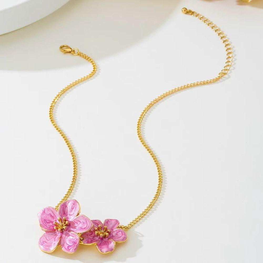 Petal Design Clavicle Chain Exquisite Craftsmanship Cherry Blossom Pendant Necklace Wedding