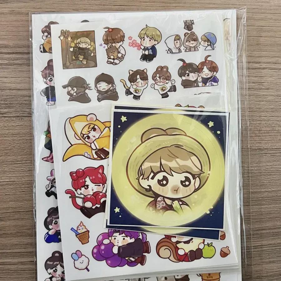 

BTS Неофициальные товары Стикер Бенни в продаже!