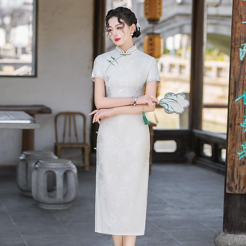 Off-white National Style New Chinese Long Cheongsam Improved Young Women's High-end Sense Retro Slim Catwalk Summer