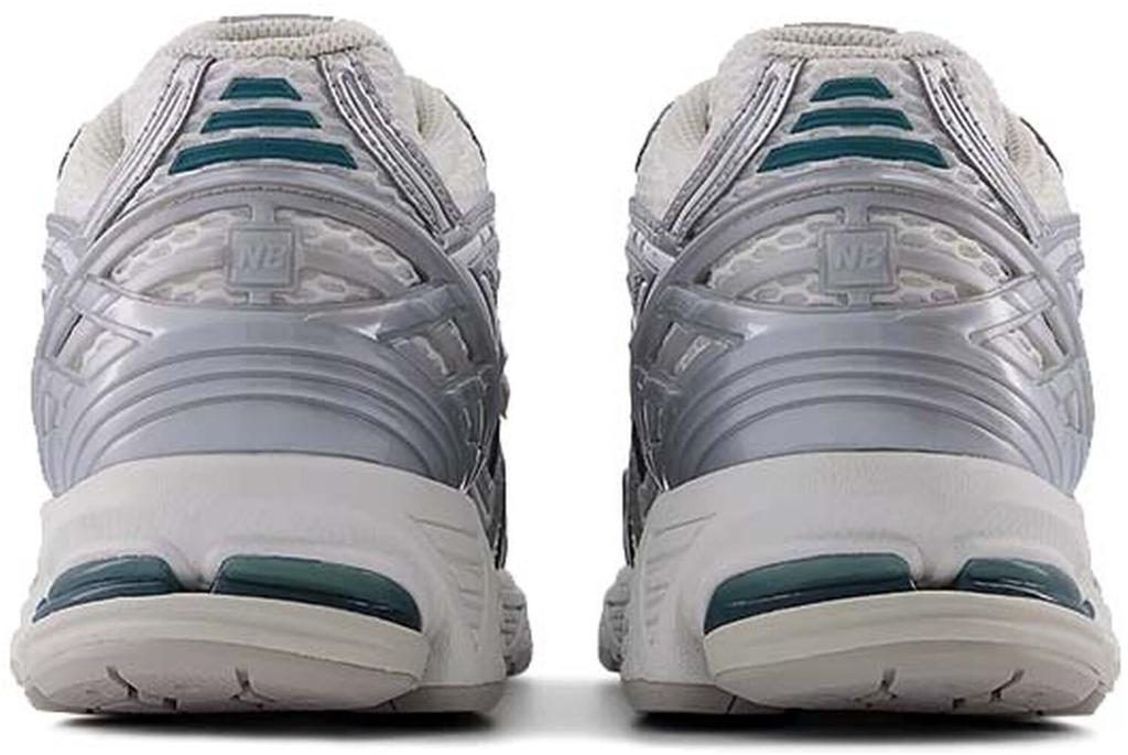 Кроссовки New Balance 1906R серебристый металлик/морская соль/новая ель