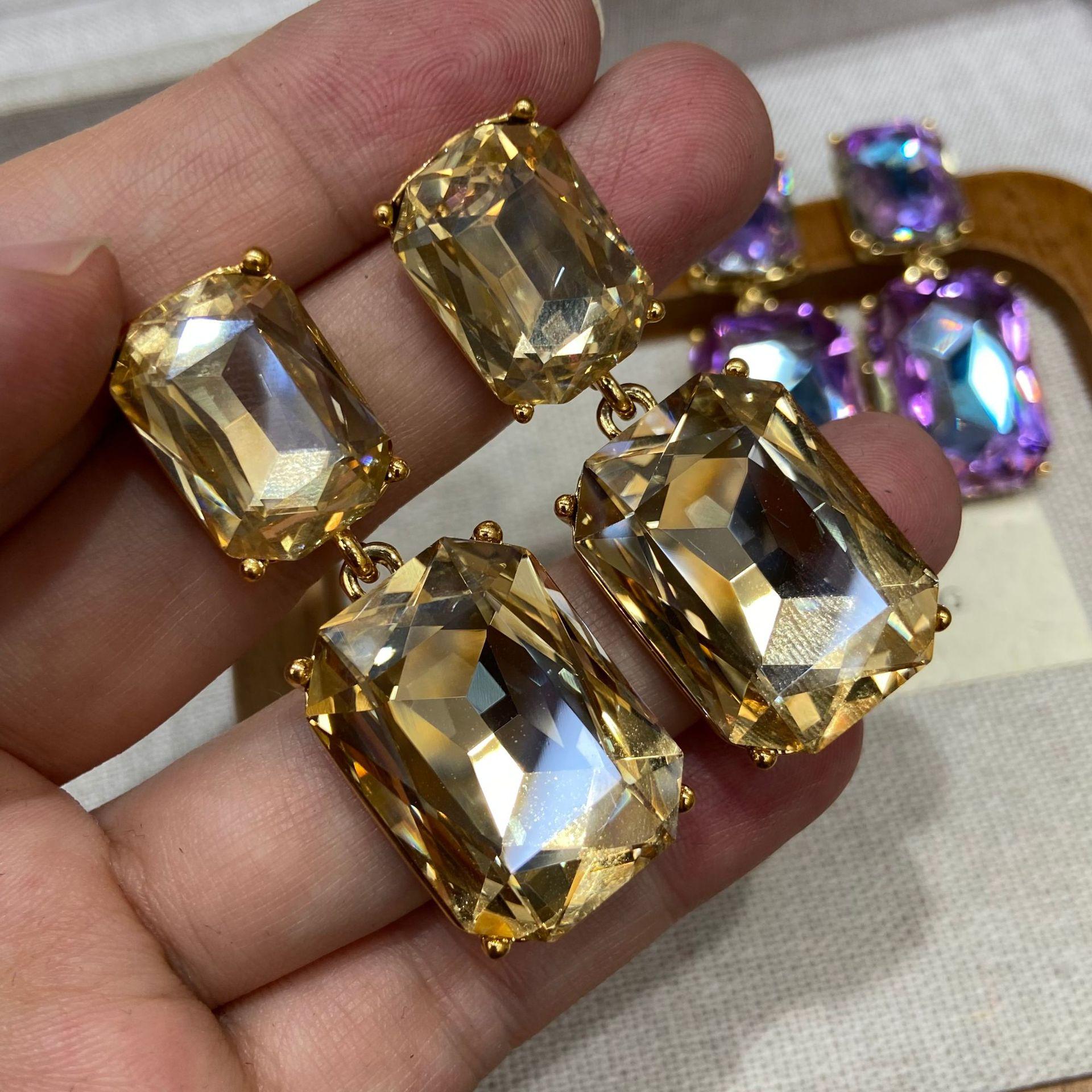 

Серьги-гвоздики квадратные геометрические из стекла, инкрустированные бриллиантами, в стиле легкой роскоши, простые и изысканные, для женщин