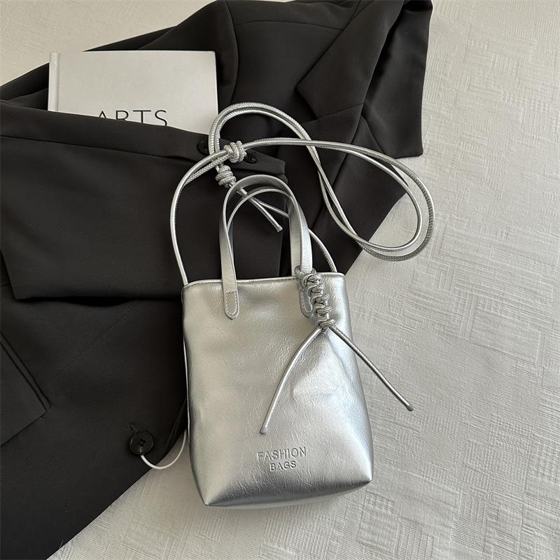 

Small bag for mobile phone, women s fashion versatile silver highend new summer portable shoulder messenger bag срібний
