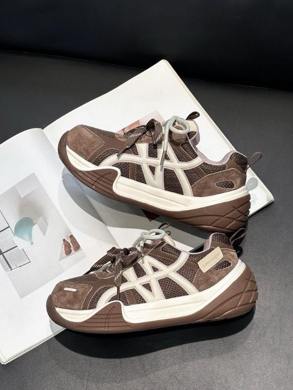 

Ugly cute thick sole height increase 5cm German training shoes women s 2025 autumn new ultra-light dad shoes casual sports board shoes 40 темно-коричневого