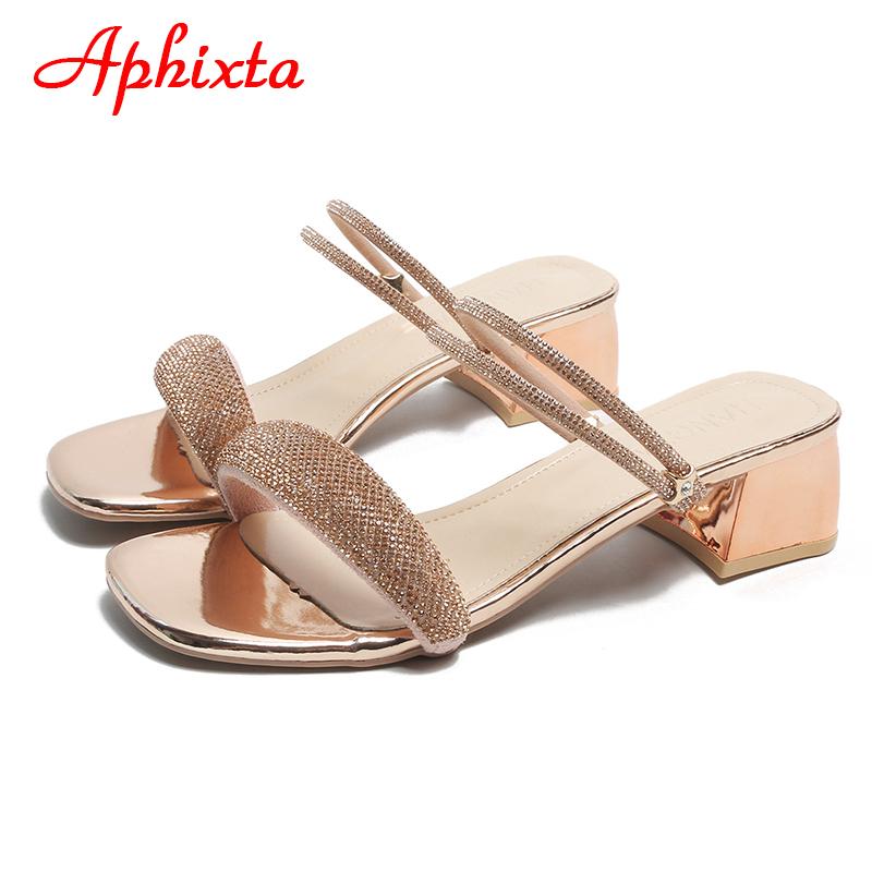 

Aphixta 5 см Квадратный каблук Сандалии или Слайды Женские Мюли Дизайн Блестящие Роскошные Кристаллы Бриллианты Шлепанцы Женская Обувь 5 шампанского