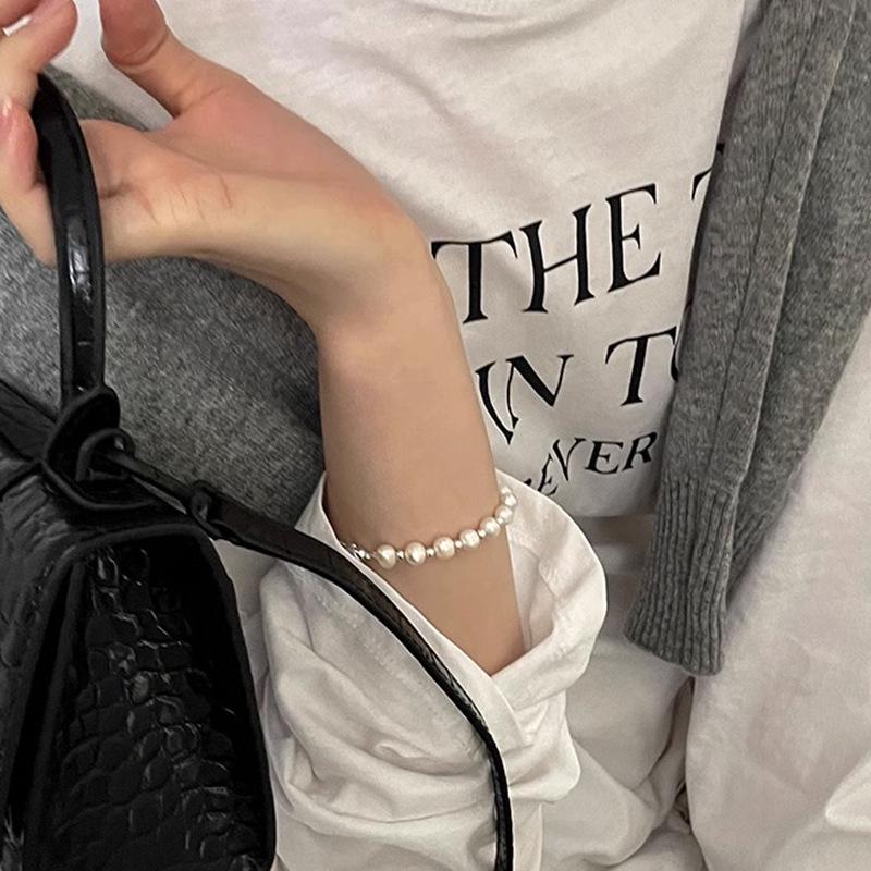 Bracelet élégant en argent sterling avec perles – Cadeau de luxe léger et exquis pour petite amie et bijou tendance