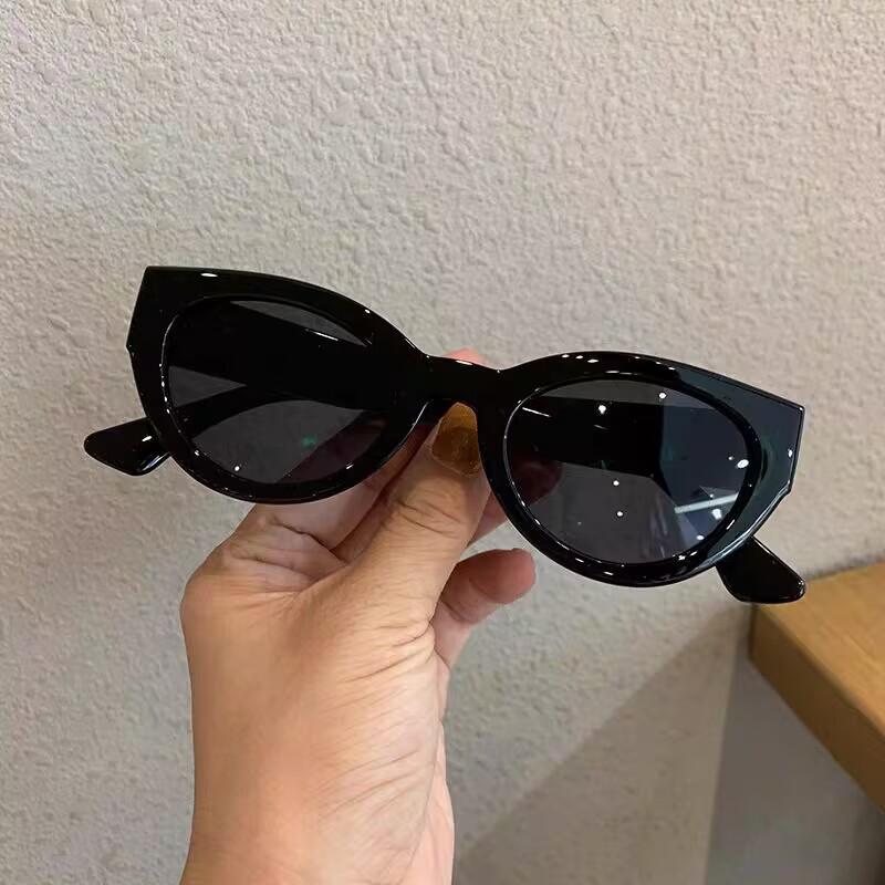 Cute Sexy Retro Cat Eye Sunglasses Woman Small Frame Black Gradient Ladies Sun Glasses Vintage Brand Designer
