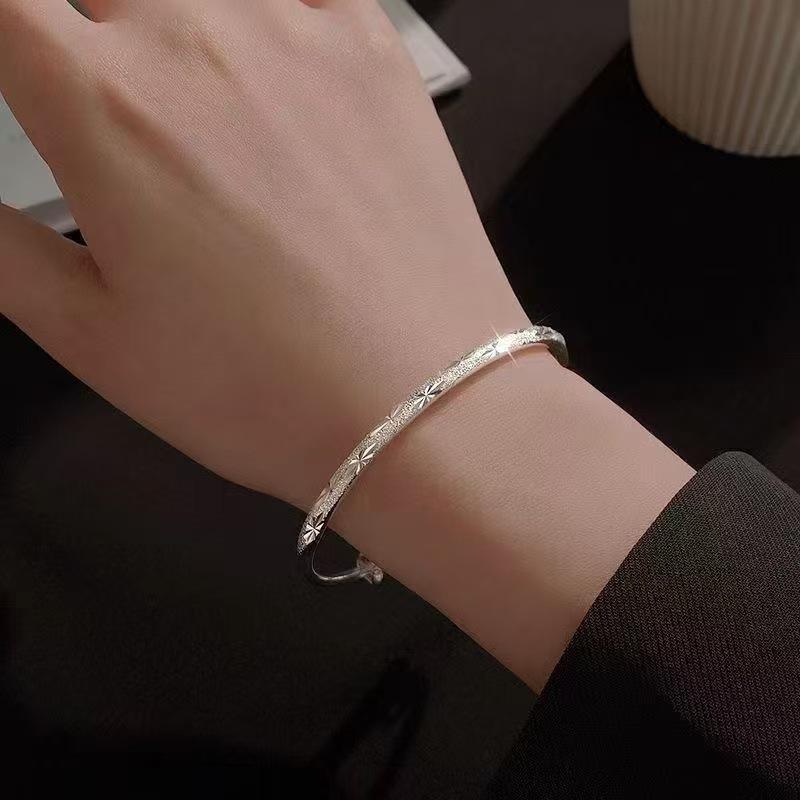 2024 Flash Sand Silver Star Bracelet for Women – Elegant High-End Gift for Her