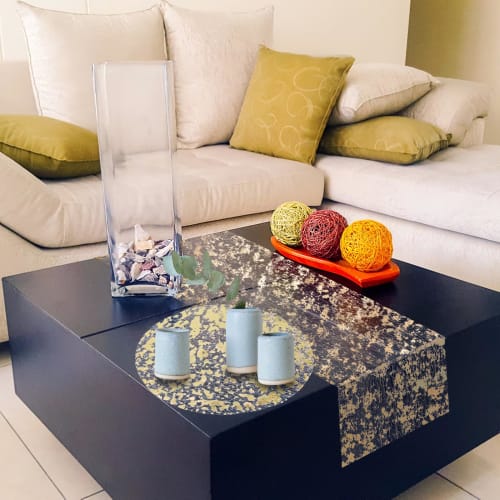 URROMA Disposable Gold Placemat Set, Dining Mat, Gold Foil Grid Table Runner, Sequin Glitter Foil, Metallic Gold Thin Mesh Table Decor, 11 Pieces