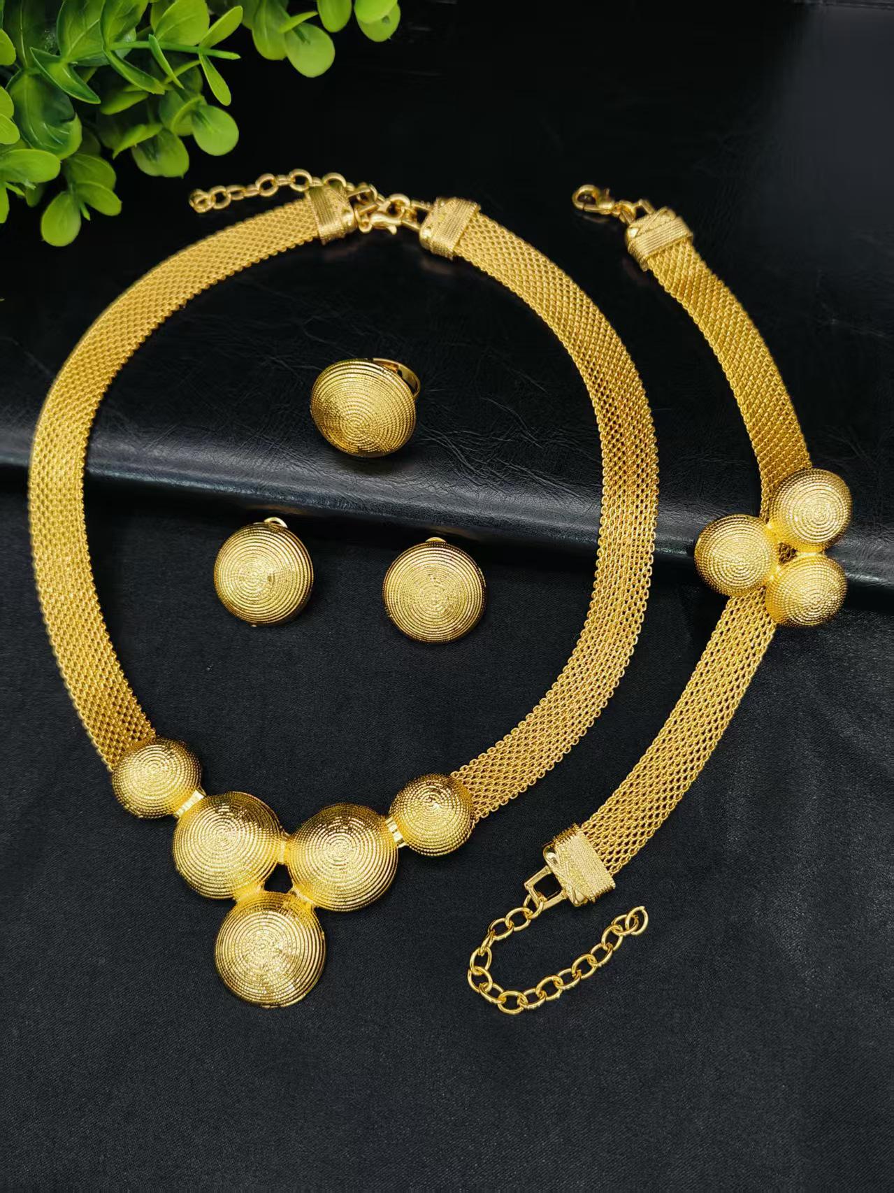 Brautschmuckset 24K vergoldet: Halskette, Ohrringe, Ring & Armband für Hochzeiten im Nahen Osten, Indien und Nigeria. 24k Gold Plated brown