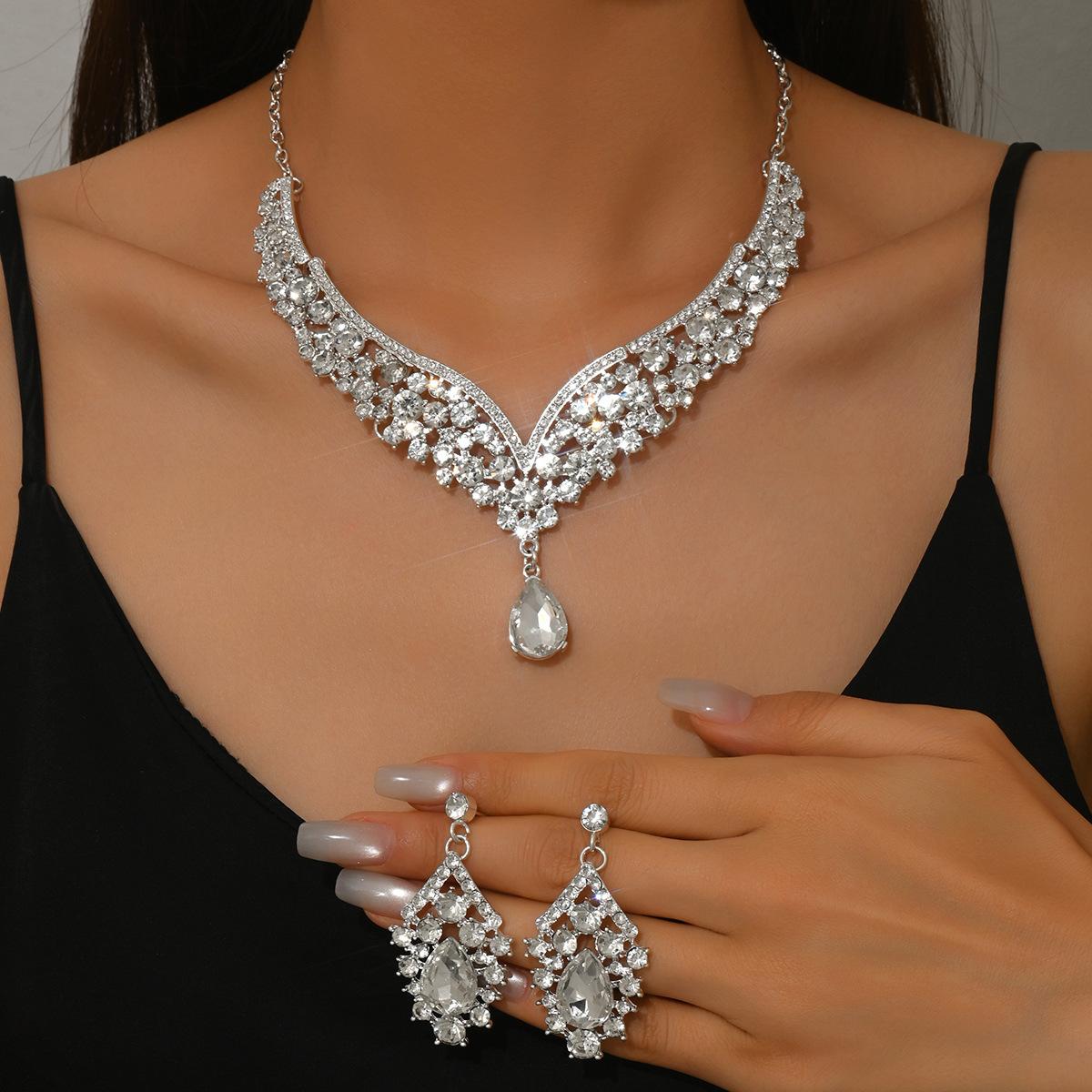 

Винтажная бижутерия Преувеличенный набор ожерелий Роскошные хрустальные украшения Аксессуары для банкетного платья