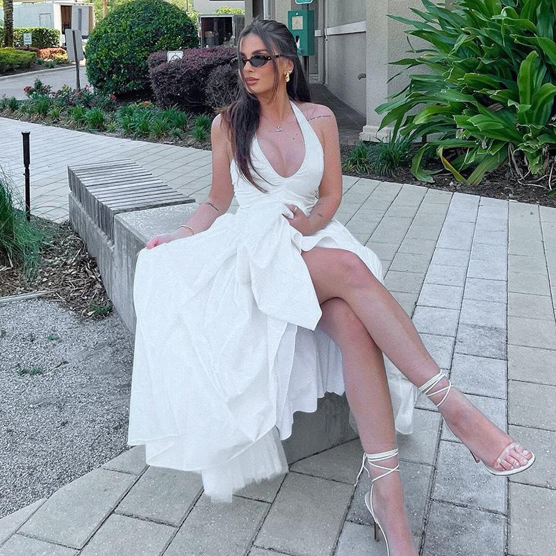 Autumn 2024 French Socialite Deep V-Neck Halter Pleated Slimming Dress