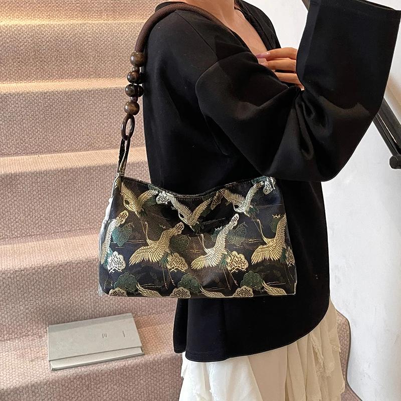 Nuove Borse a Spalla con Chiusura Ricamata Stile Natial Filo da Cucito 2026 Borse da Donna con Decorazioni a Frange per Giovani