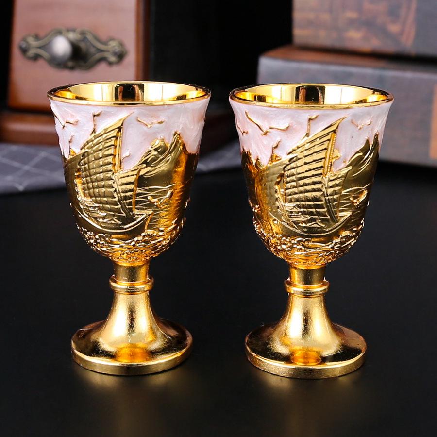 Kielich retro kubek do picia wody kubek na wodę święconą domowy kubek na jeden łyk mały kieliszek do wina szafka na wino metalowa ozdoba prezent