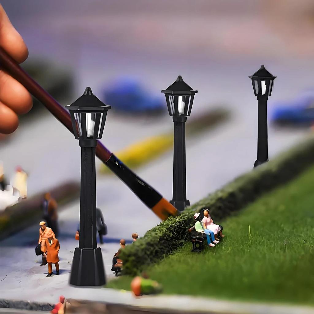 5 / 10pcs Mini Miniature Street Light Miniature Black Lamp Outdoor Pathway Lantern Post Decoration Craft Ideal for DO-IT-YOURSELF Fairy Garden Micro