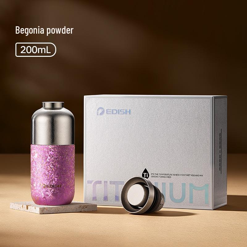 Doppelwandiger Isolierbecher aus reinem Titan - Kompakt, tragbar und stilvolle Geschenkoption