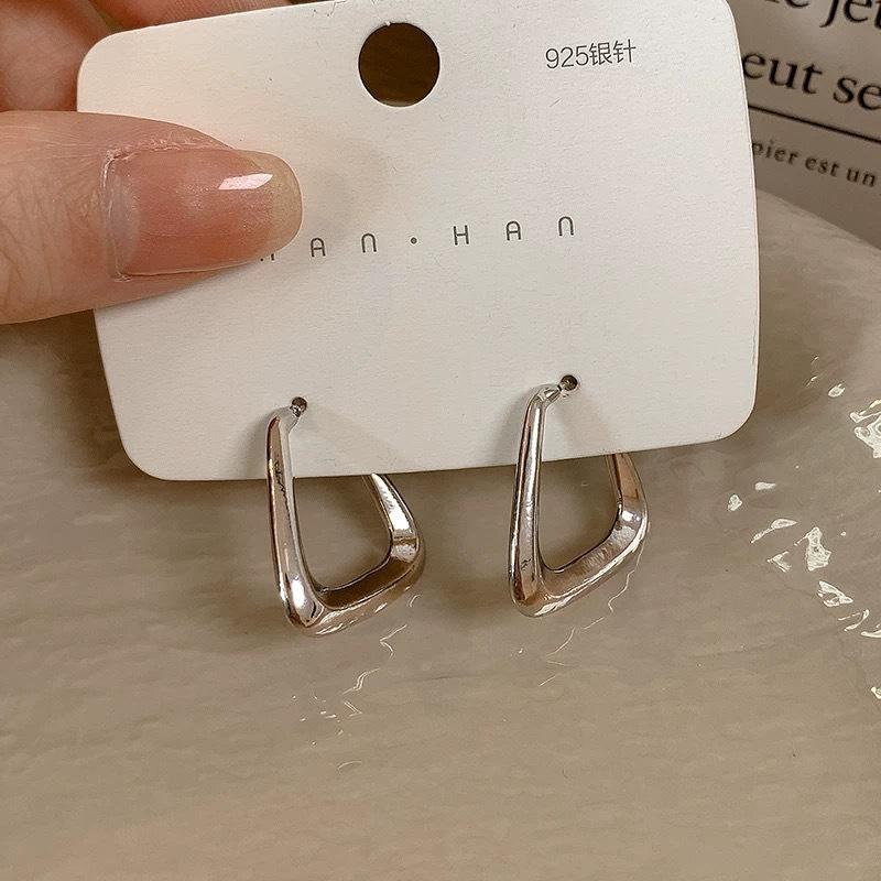 Simple Temperament Irregular Metal Earrings 111 Silver Needle Light Luxury Design High-end Earrings Earrings