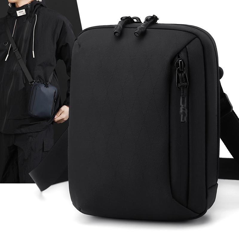 Men's Fashion Water-resistant Crossbody Bag Lightweight Waist Pack for Casual Travel & Commute