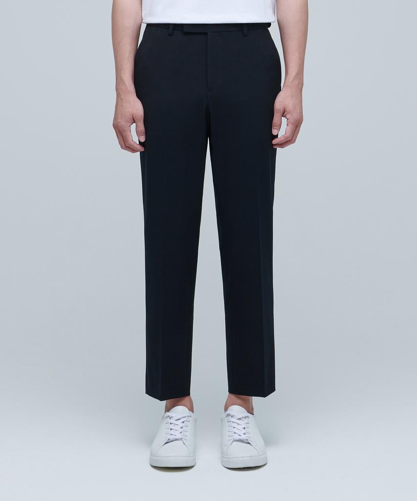 MUSINSA STANDARD Lightweight Relaxed Tapered Hidden Banding Crop Slacks [Black]