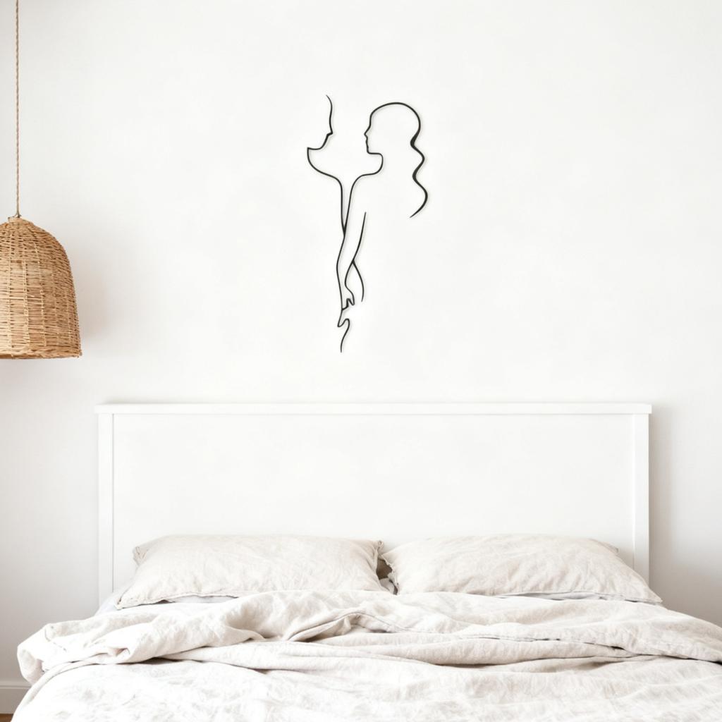 Abstract Metal Wall Art Couple Holding Hands Silhouette Iron Line Art Hanging Sculpture Modern Decorative Wall Hanging for Home and Office