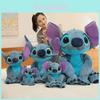 Brinquedo de Pelúcia Lilo Stitch com Tecido Macio para Decoração de Quarto Infantil Personagens Especiais Incluídos