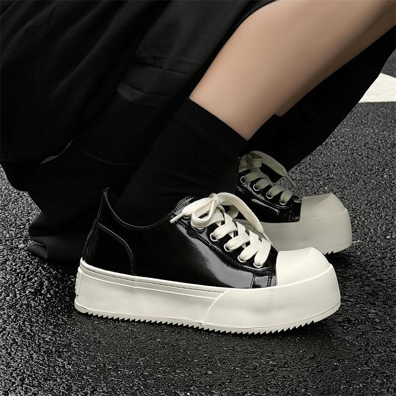 

Мужская обувь 2024 года, новый тренд, сверхлегкие парусиновые туфли, повседневная обувь на платформе, осенне-зимняя обувь с увеличенным голенищем, 24326, лакированная кожа-P 39