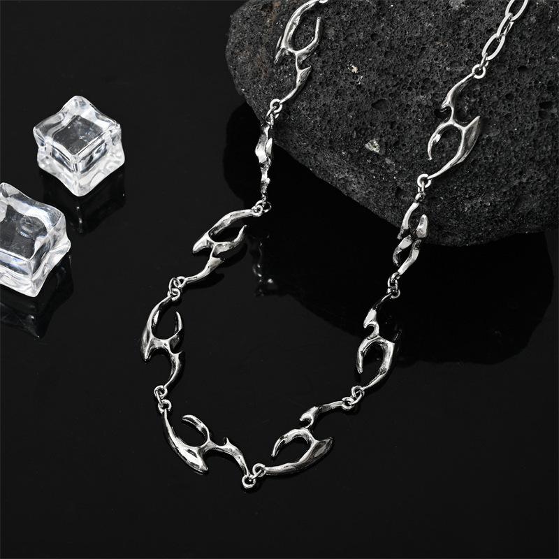 European and American irregular special-shaped metal texture necklace Hong Kong style street hip-hop trend men's and women's high-end neck jewelry