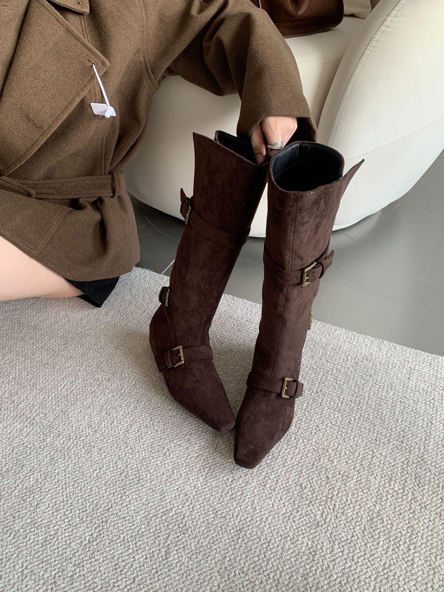 

Boots Women s inner height increase 2025 new boots Autumn and winter women s boots Square head suede high boots Western knight boots 39 темно-коричневого