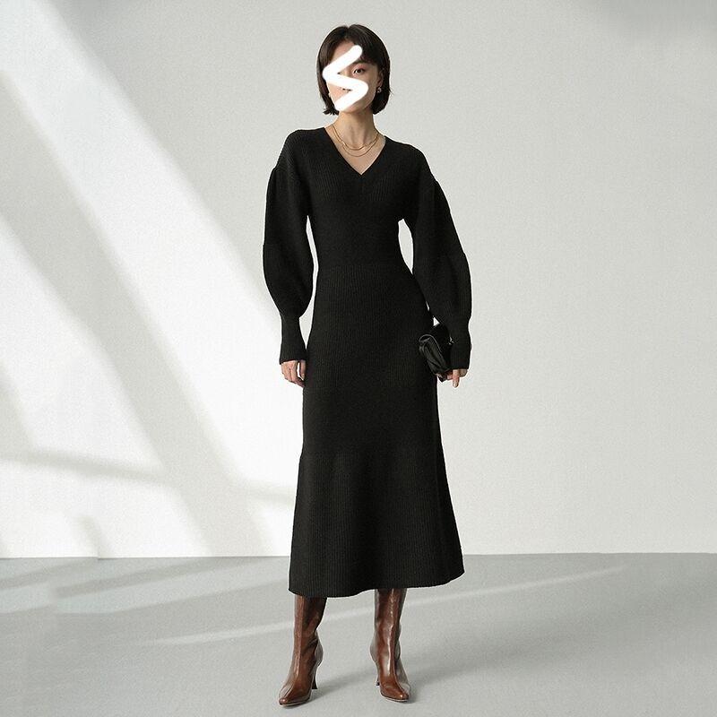 Retro high-end V-neck lantern long-sleeved knitted dress for women's autumn and winter waist long bottom sweater skirt