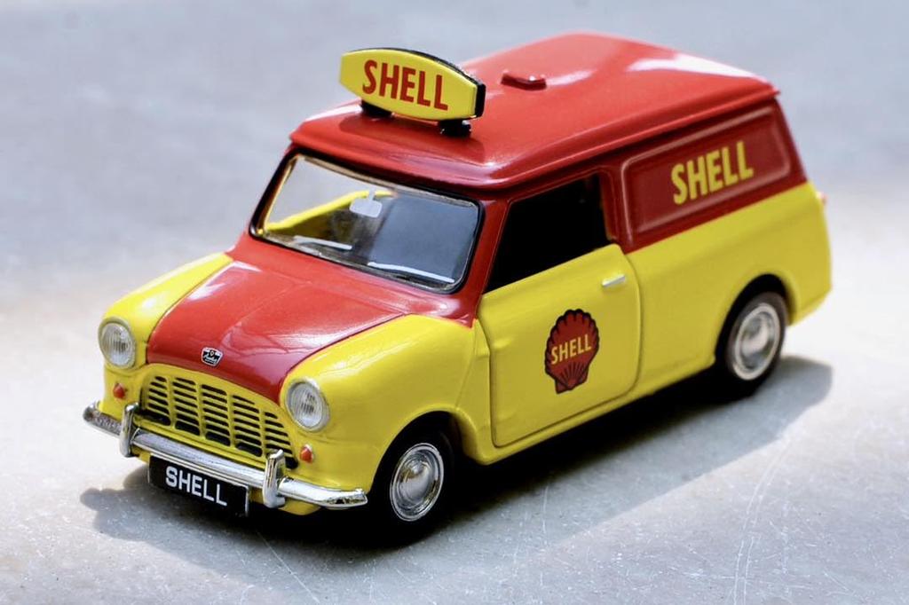 Tiny City Austin Mini Countryman Shell Diecast Model Car 1/50