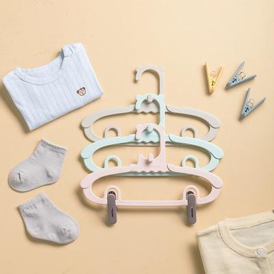 Multifunktionaler rutschfester einziehbarer Babykleiderbügel