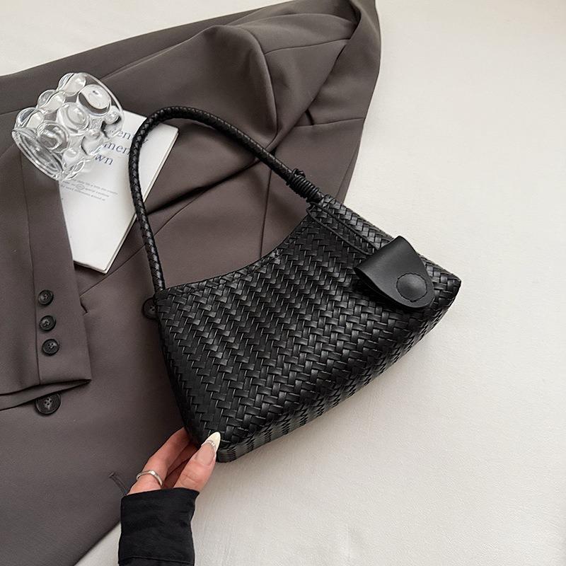 

Niche hand-woven underarm bag women s fashion casual portable mother and child bag large capacity shoulder bag women s bag чорний