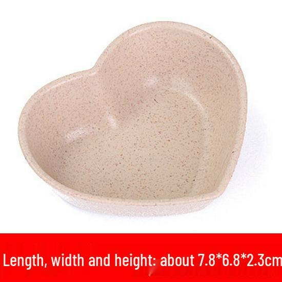 Creative Heart-shaped Plum Blossom Vinegar and Soy Sauce Dish, Perfect for Pickled Vegetables and Snacks.