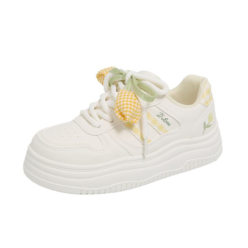 2025 new thick-soled heightened Korean version of niche student casual board shoes, white shoes, soft soles are not tired women's shoes
