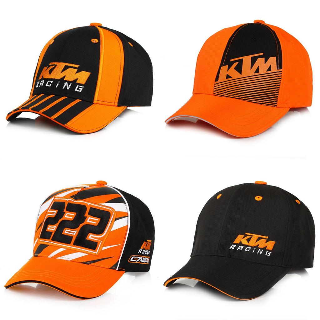 Cappellino da baseball KTM con scritta ricamata, ideale per sport motoristici e abbigliamento casual.
