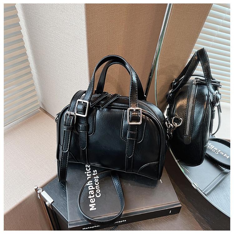 Ielgy Korean Style Spring Retro Black Handbag Shoulder Messenger Bag