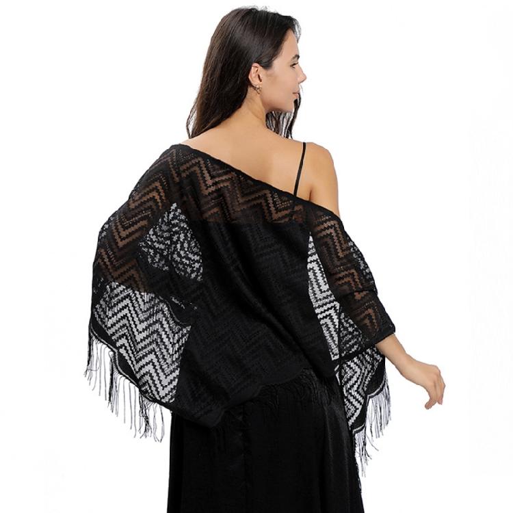 Stylish Triangle Lace Scarf Shoulder Wrap for Women Daily Wear Fringed Shawl for Wedding Ceremonies and Evening Soirees