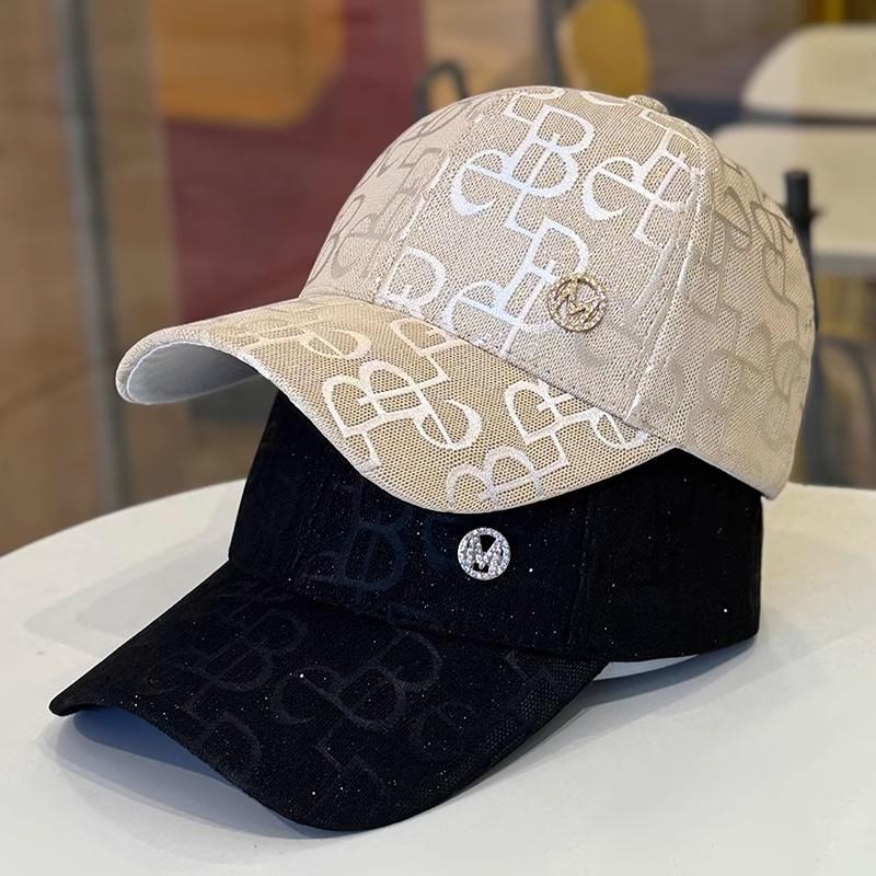Damen Mode Verstellbare Baseballkappe Frühling Sommer Herbst M Runde Logo Kappe Stil Für Alle Jahreszeiten Für Männer Und All-Match Trendig Für Den Alltag