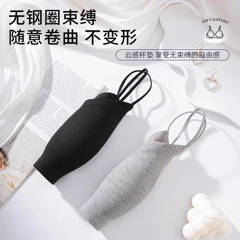 Back killing outer wear see-through outfit, thin shoulder straps crossed suspenders inside, beautiful back women's small breasts gather bras
