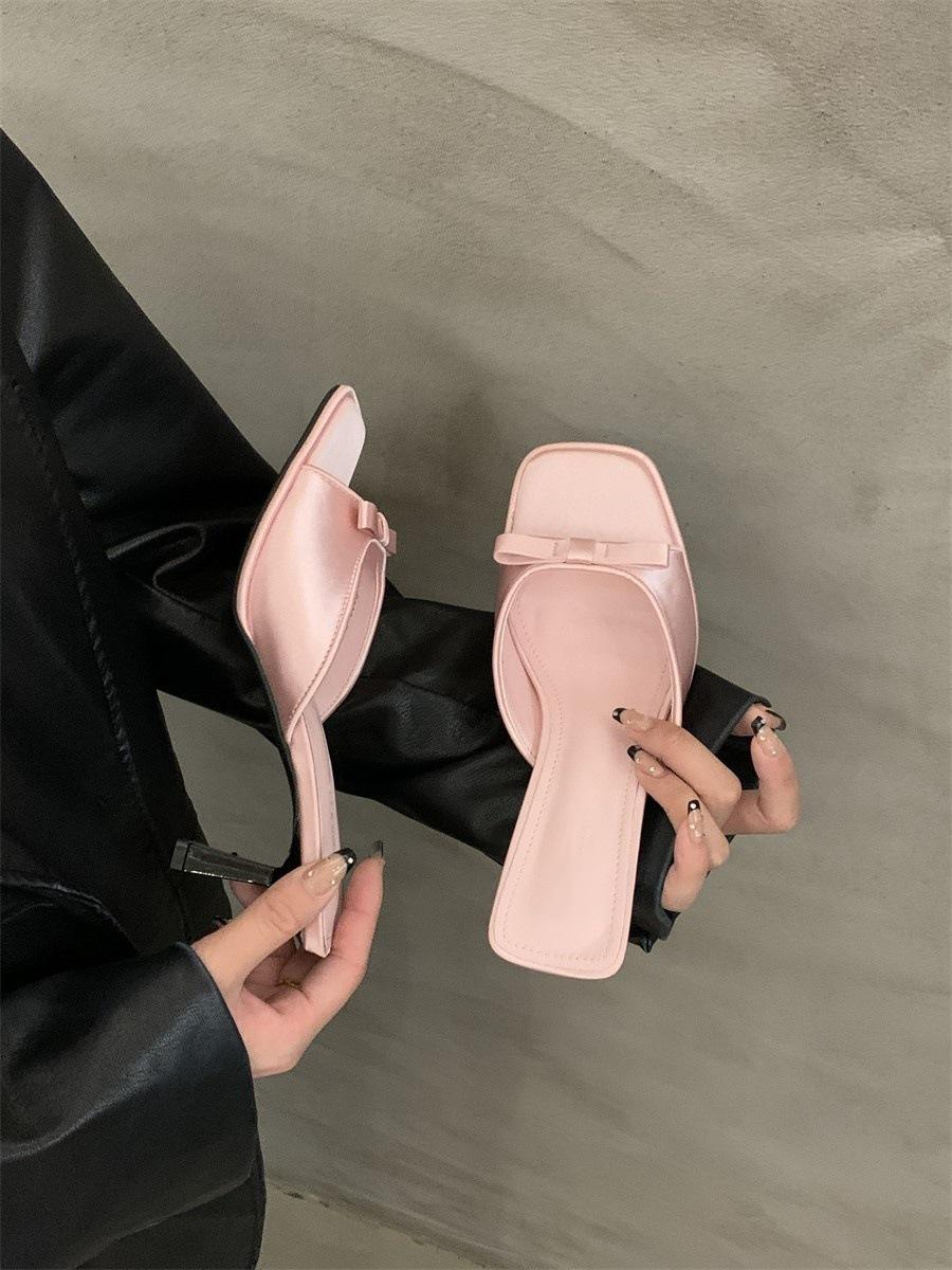 

2025 новый темперамент высокие каблуки крутые тапочки верхняя одежда шпильки фея туфли бант французский с юбкой сандалии 35