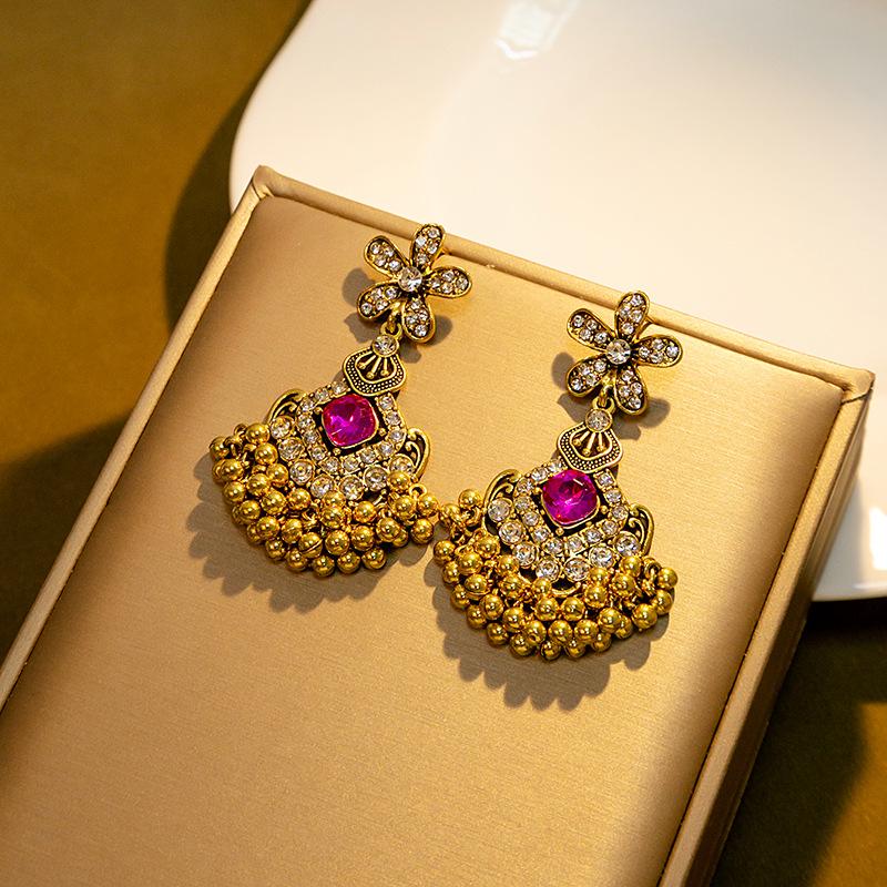 Fashion High-End Luxury Retro Temperament Literary Girl Flower Earrings Stud Earrings