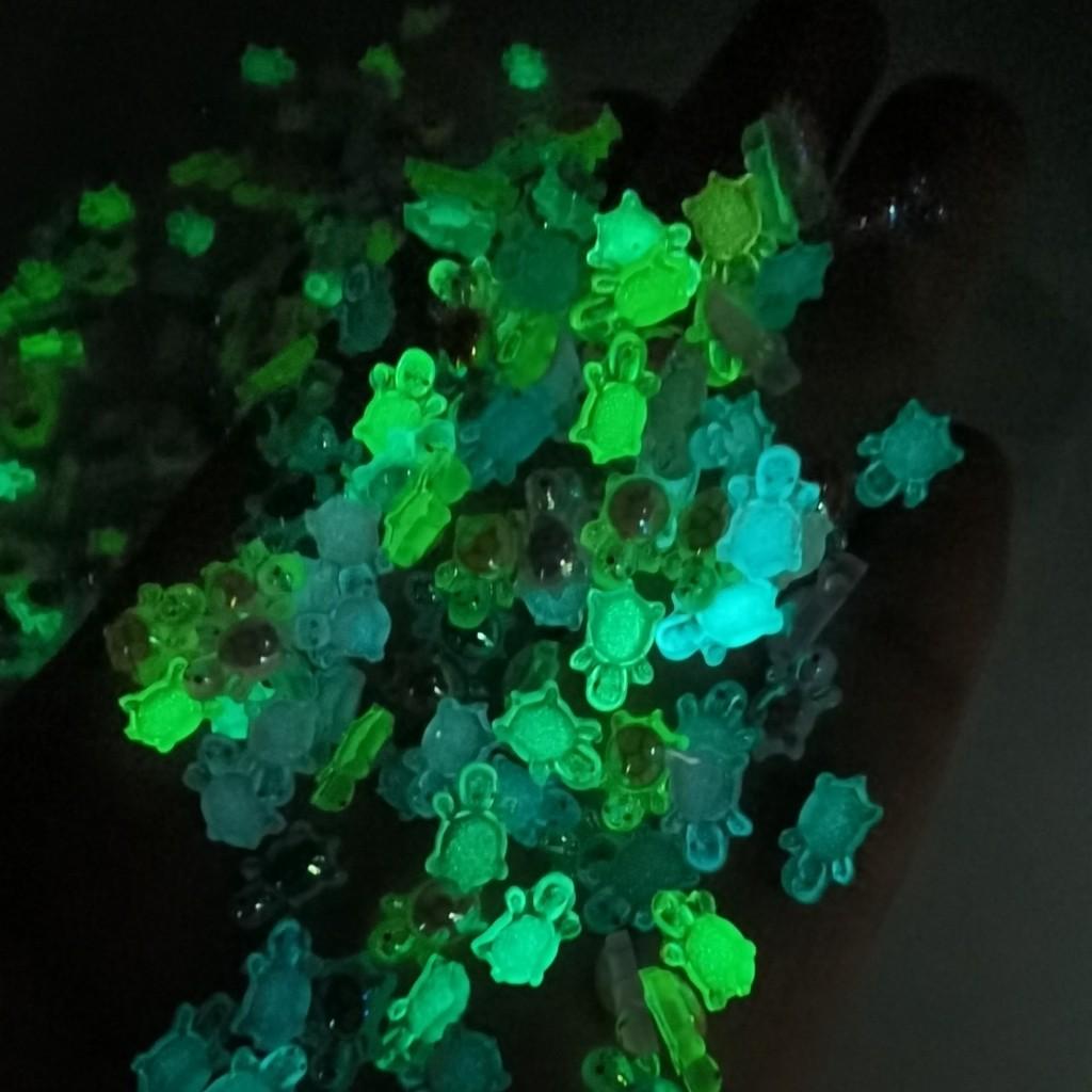 100Pcs Multicolors Super Mini Luminous Parent-child Turtle Miniatures Resin Ornaments Fairy Garden Decoration Micro Landscape